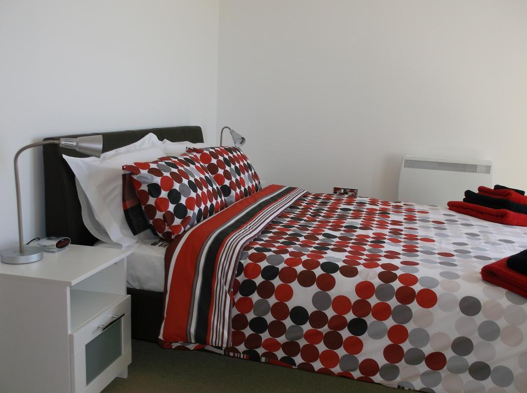 Awel Y Mor Apartment Ланели Стая снимка