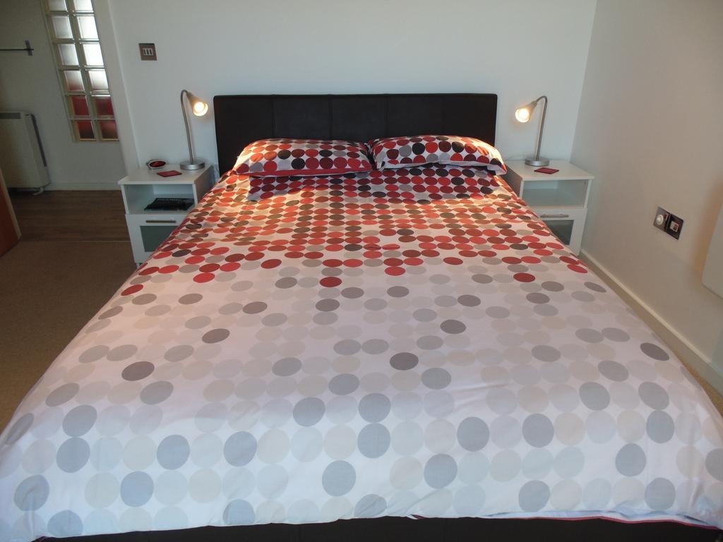 Awel Y Mor Apartment Ланели Екстериор снимка