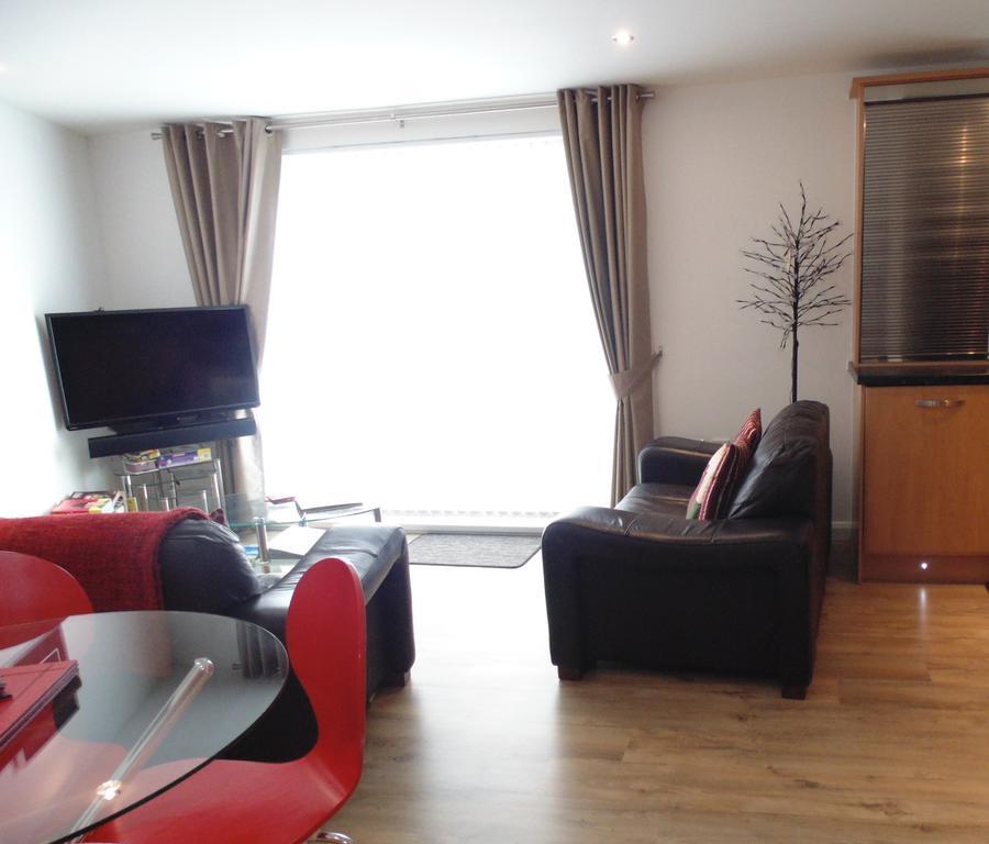 Awel Y Mor Apartment Ланели Екстериор снимка