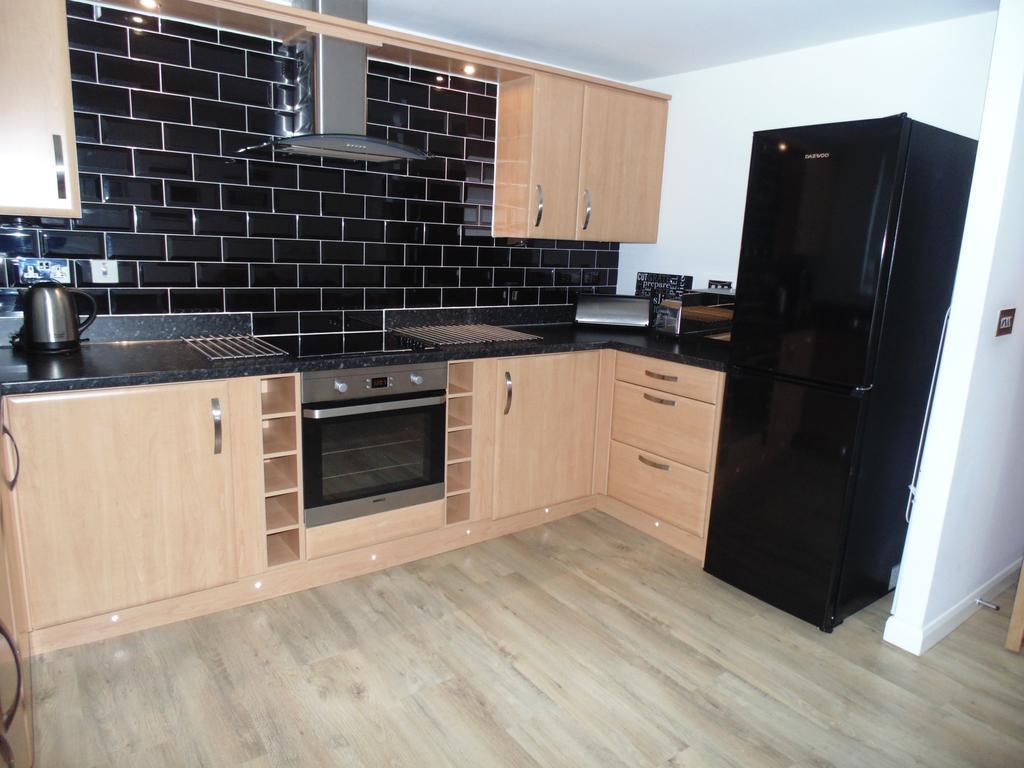 Awel Y Mor Apartment Ланели Екстериор снимка